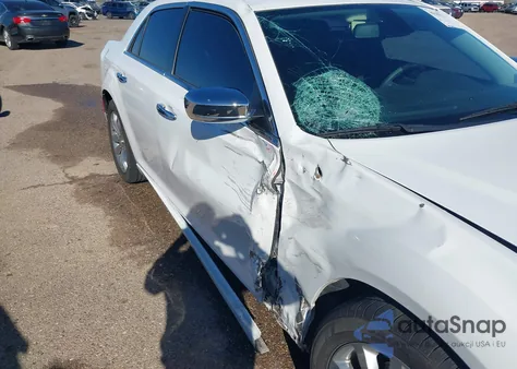 2018 Chrysler 300 Limited Awd из США, поврежденный, VIN 2C3CCAKG2JH240883